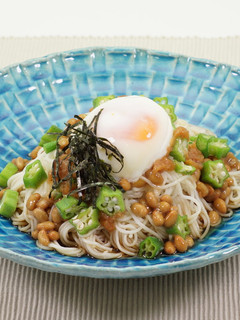梅でさっぱり!納豆そうめん-レシピのメイン写真