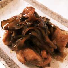 รูปของ 鶏もも肉と舞茸の照り焼きソース仕立て♡