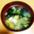 わかめ豆腐さやえんどうの味噌汁