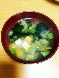 わかめ豆腐さやえんどうの味噌汁-レシピのメイン写真
