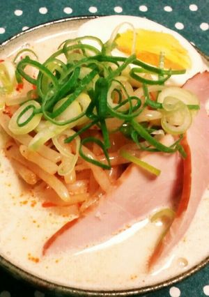 牛乳ゴマ味噌ラーメン-レシピのメイン写真
