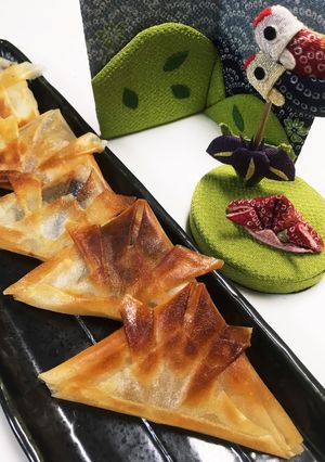 こどもの日♪春巻きの皮で兜スイーツ-レシピのメイン写真