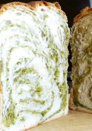 生よもぎ　マーブル食パン-レシピのメイン写真