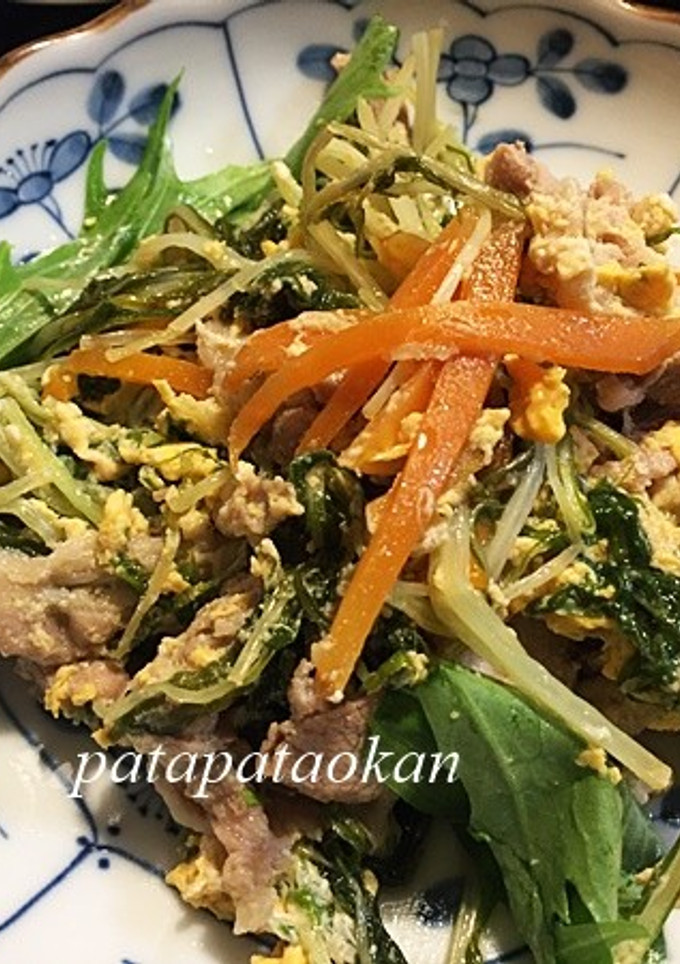 簡単ボリュームおかず♪豚肉と水菜の卵とじ-レシピのメイン写真