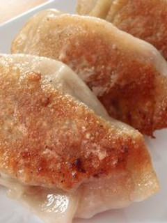 玉葱でジューシーな餃子&美味しい焼き方-レシピのメイン写真