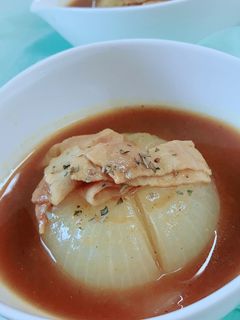 レンジで!丸ごと新玉ねぎのカレースープ-レシピのメイン写真