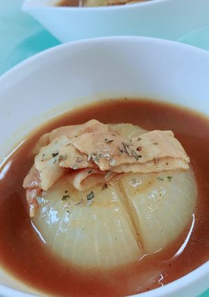レンジで！丸ごと新玉ねぎのカレースープ-レシピのメイン写真
