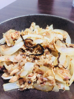 玉ねぎとツナの塩昆布炒め-レシピのメイン写真