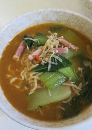 チンゲン菜とベーコンの辛ラーメン-レシピのメイン写真