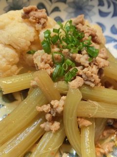 蕗とカリフラワーのそぼろ煮-レシピのメイン写真
