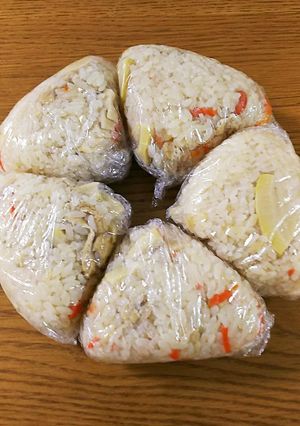 春の訪れ、筍ご飯とタケノコおにぎり-レシピのメイン写真