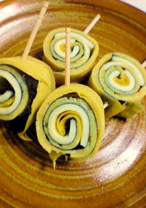 くるくる巻くだけ♪薄焼き卵の海苔チーズ-レシピのメイン写真
