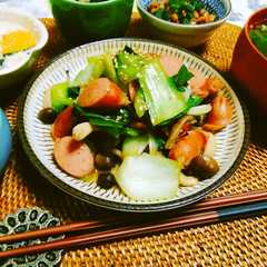 รูปของ 青梗菜・きのこ・ウィンナーのホットサラダ