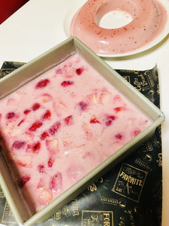 簡単❤︎ふわとろ❤︎いちごみるくプリン-レシピのメイン写真