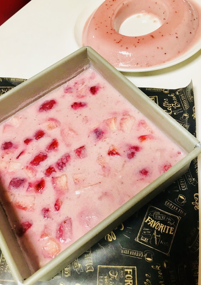 簡単❤︎ふわとろ❤︎いちごみるくプリン-レシピのメイン写真