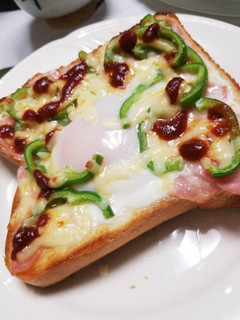 超簡単!半熟卵のピザトースト-レシピのメイン写真