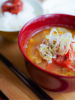 トマトと豚肉の味噌汁-レシピのメイン写真