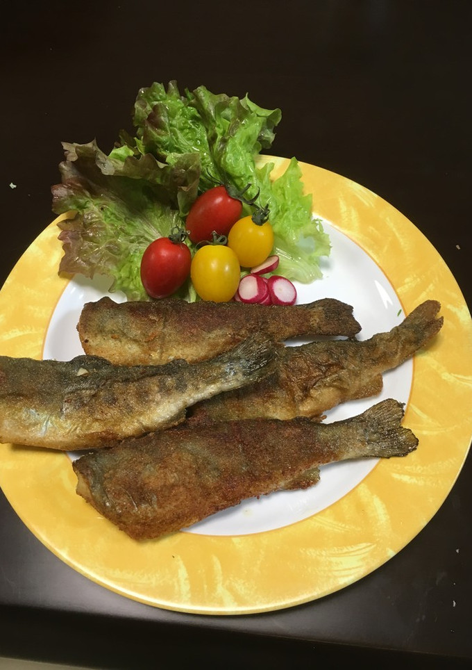 鱒 トラウト 丸ごと 唐揚げ粉で唐揚げ-レシピのメイン写真