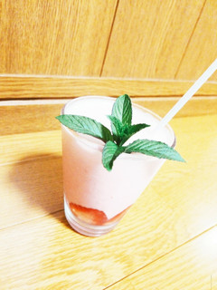 イチゴ~★カフェ風スムージー♪カクテル♪-レシピのメイン写真