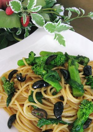 菜の花と黒オリーブのシンプル春パスタ-レシピのメイン写真