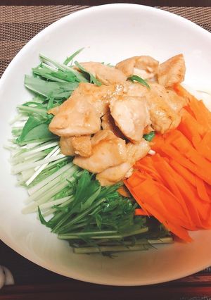 ムネ肉と野菜たっぷり 簡単サラダうどん-レシピのメイン写真