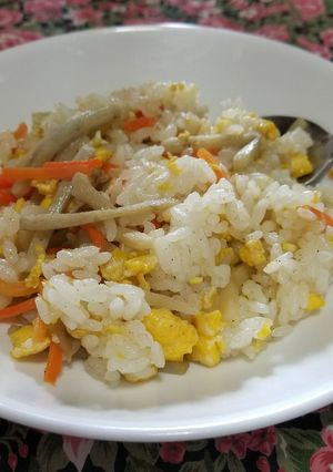 冷凍きんぴらで作る簡単節約チャーハン☆-レシピのメイン写真