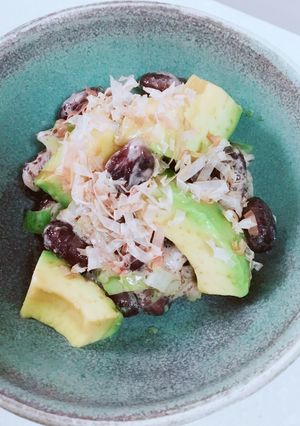 自家製黒豆納豆とポン酢漬けアボカド和え-レシピのメイン写真