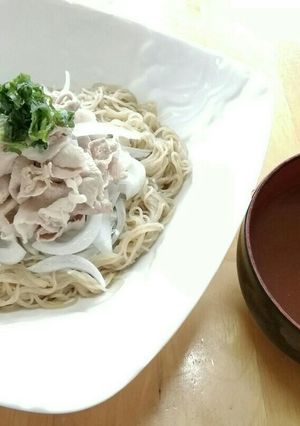 ふるる冷麺で　豚しゃぶのせ梅入りスープ-レシピのメイン写真