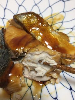 すき焼きのタレで作る、簡単ブリの照り焼き-レシピのメイン写真