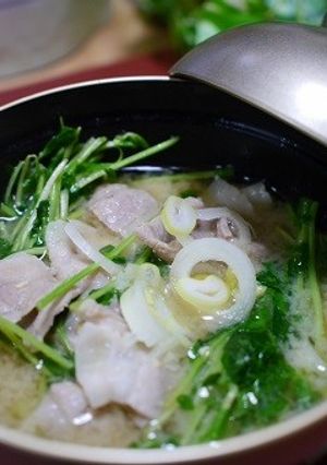 豚バラ肉と豆苗の　味噌汁-レシピのメイン写真