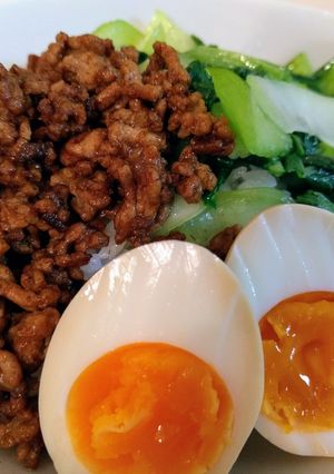 ゆで卵のついでに＊味玉そぼろ丼-レシピのメイン写真