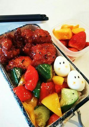 お弁当(5/1) ★ヤンニョムチキン弁当-レシピのメイン写真
