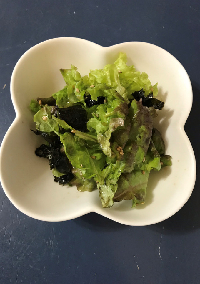 朝食の定番☆レタス海苔のりサラダ-レシピのメイン写真