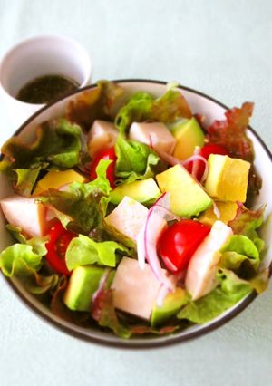チキンとアボカドの蕎麦サラダ☆バジル風味-レシピのメイン写真
