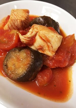 簡単、トマトとナスと鶏肉の煮込み料理-レシピのメイン写真