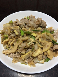 生ニンニクと豚肉とタケノコの塩胡椒炒め-レシピのメイン写真