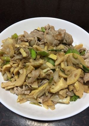 生ニンニクと豚肉とタケノコの塩胡椒炒め-レシピのメイン写真