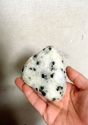 だし香る!ワンランク上のわかめおむすび-レシピのメイン写真