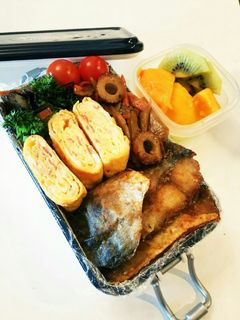 お弁当(5/2)★塩鯖唐揚カレー風味弁当-レシピのメイン写真