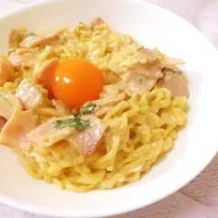 รูปของ *辛ラーメンで*辛まろやかカルボナーラ*