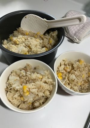コーンと丸ごと玉ねぎのバター炊き込みご飯-レシピのメイン写真