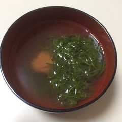 一人分☆簡単 めかぶと梅干しのスープ-レシピのメイン写真