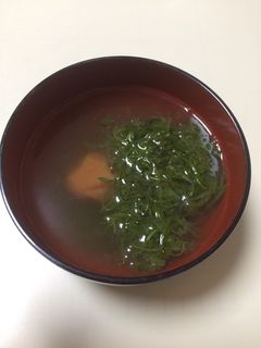 一人分☆簡単 めかぶと梅干しのスープ-レシピのメイン写真