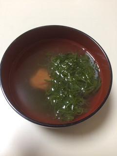 一人分☆簡単 めかぶと梅干しのスープ-レシピのメイン写真