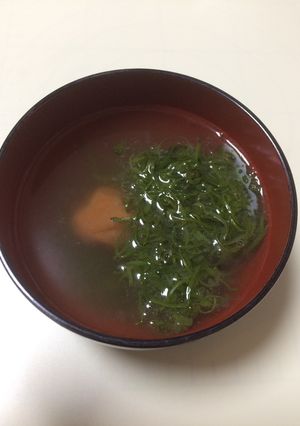 一人分☆簡単 めかぶと梅干しのスープ-レシピのメイン写真