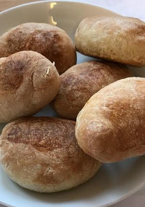 表面カリッと仏パン風、ロールパン。金柑入-レシピのメイン写真