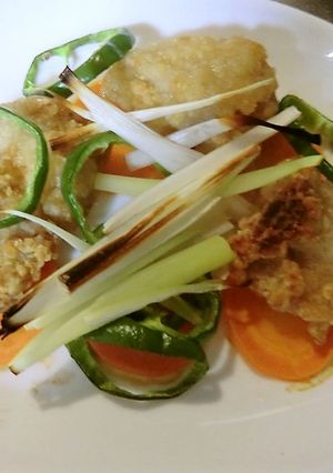 唐揚げも野菜を加えると彩りよいお弁当に-レシピのメイン写真