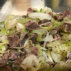 รูปของ 砂肝とネギの中華風和え物