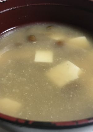 豆腐となめこのみそ汁-レシピのメイン写真