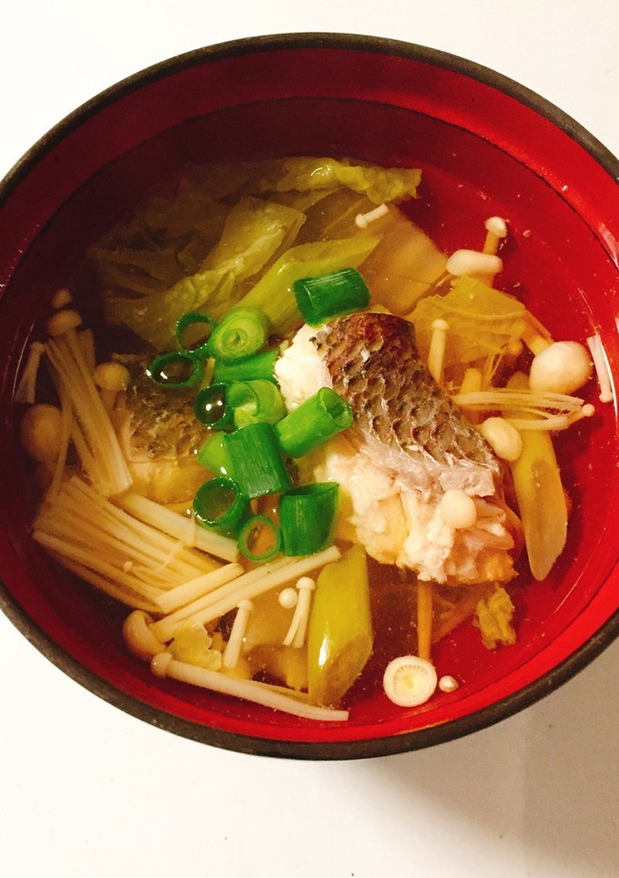 ダシが効いてる♬ 鯛と白菜のお吸い物-レシピのメイン写真